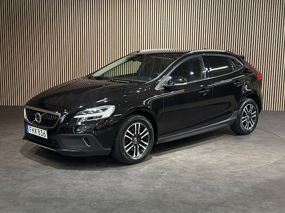 Volvo V40 Cross Country 8 of 25