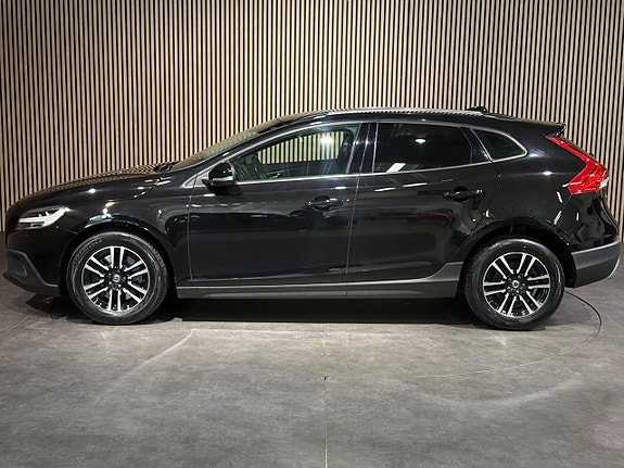 Volvo V40 Cross Country 7 of 25