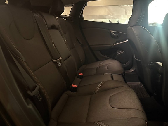 Volvo V40 Cross Country 19 of 25