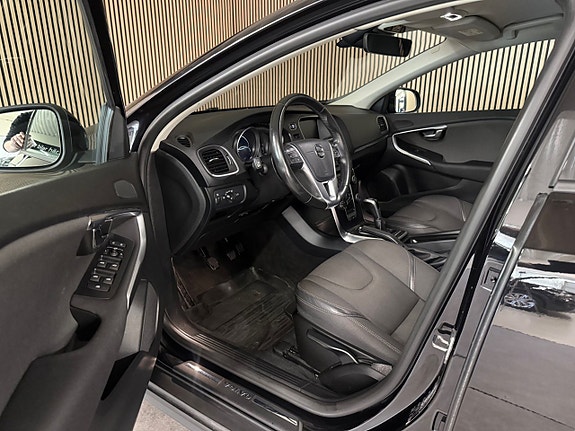 Volvo V40 Cross Country 10 of 25