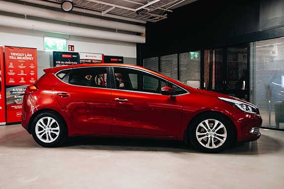 Kia Ceed 2 of 24