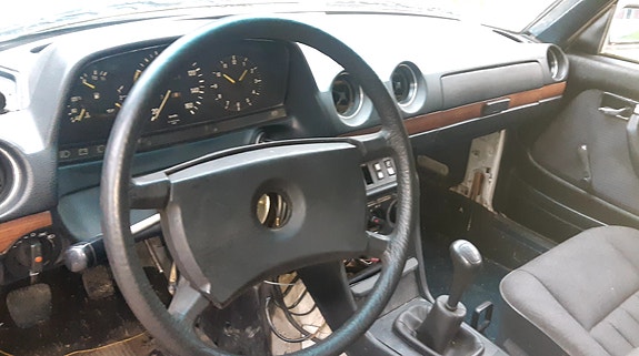Mercedes-Benz 240 TD 6 of 6