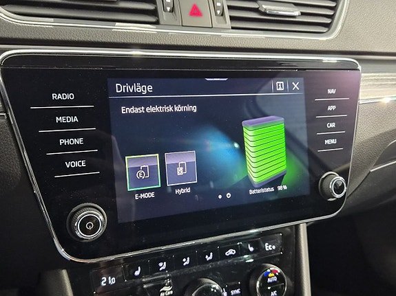Skoda Superb 17 of 25