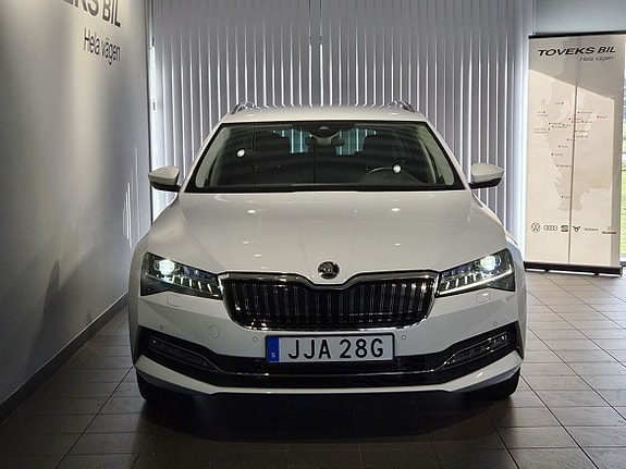 Skoda Superb 2 of 25