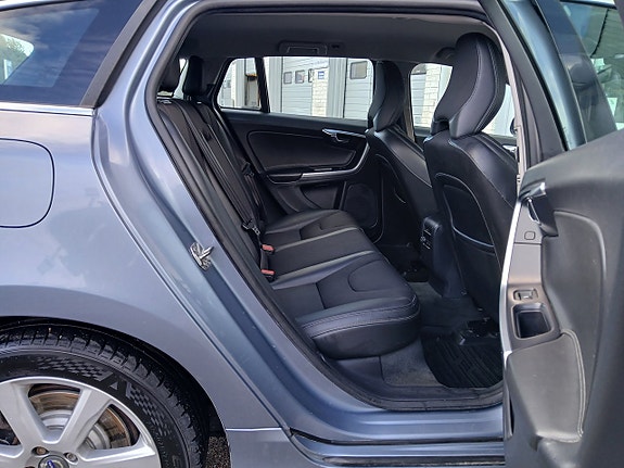 Volvo V60 12 of 21