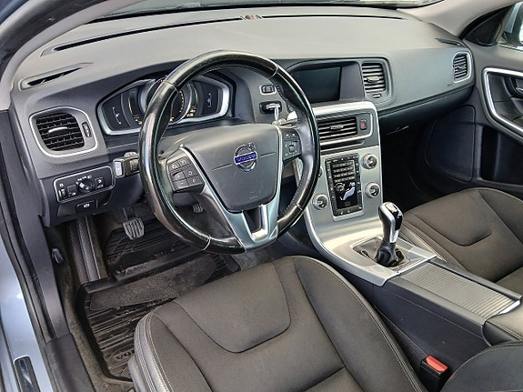 Volvo V60 9 of 21