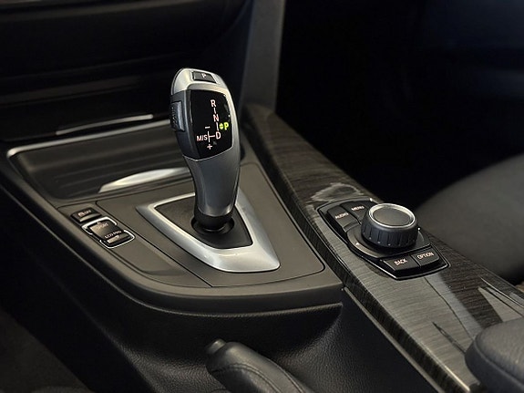 BMW 318d 17 of 23