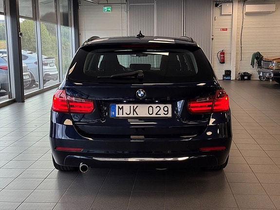 BMW 318d 4 of 23