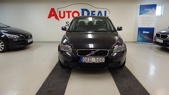 Volvo S40 2 of 13