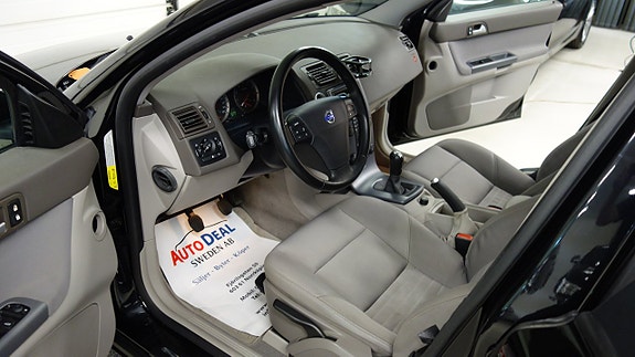 Volvo S40 9 of 13