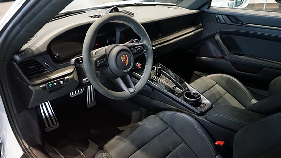 Porsche 911 8 of 15