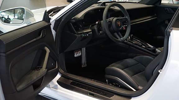 Porsche 911 7 of 15