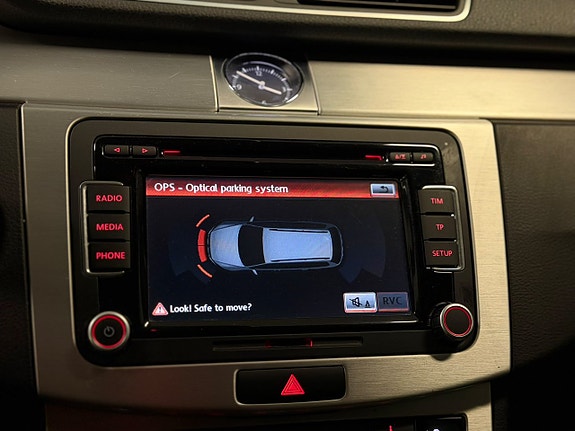 Volkswagen Passat Alltrack 21 of 23