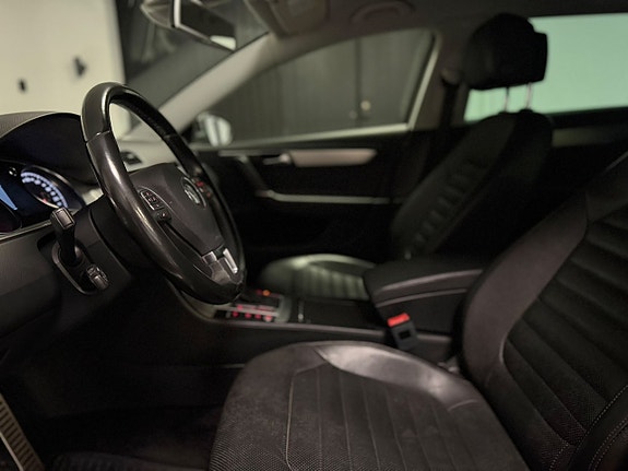 Volkswagen Passat Alltrack 7 of 23