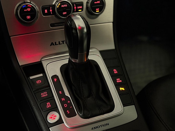 Volkswagen Passat Alltrack 20 of 23