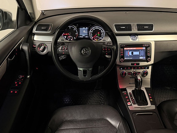 Volkswagen Passat Alltrack 14 of 23
