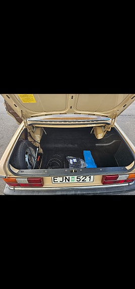 Volvo 240 4 of 5