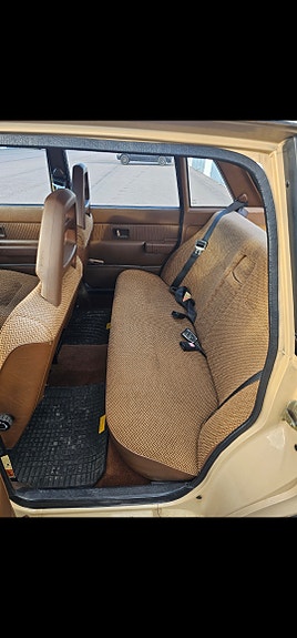 Volvo 240 3 of 5