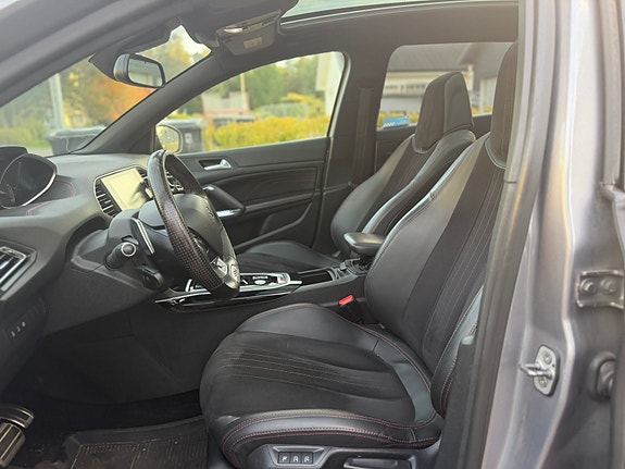 Peugeot 308 SW 7 of 7