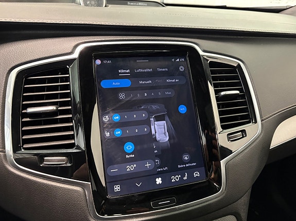 Volvo XC90 17 of 24