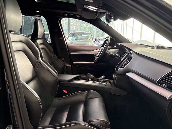 Volvo XC90 14 of 24