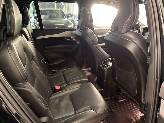 Volvo XC90 22 of 24