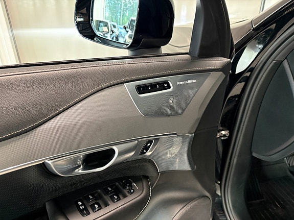Volvo XC90 10 of 24