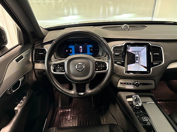 Volvo XC90 11 of 24