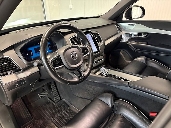 Volvo XC90 8 of 24