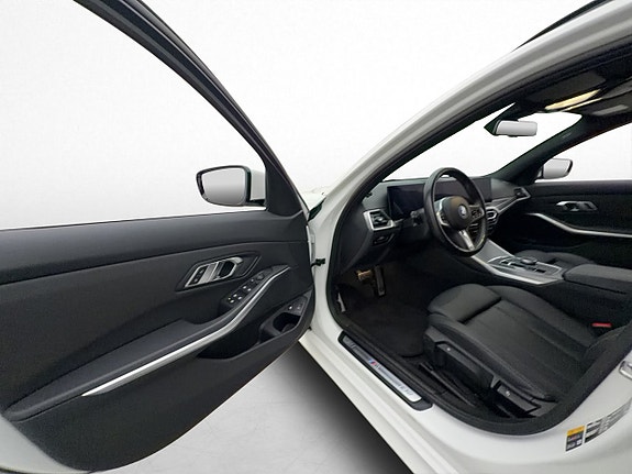 BMW 330e 10 of 30