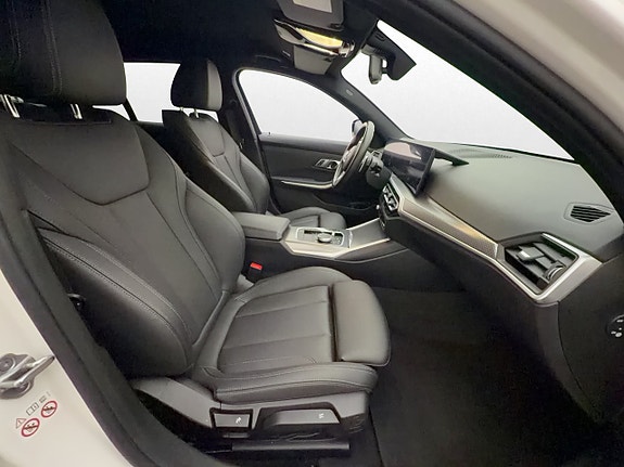 BMW 330e 14 of 30