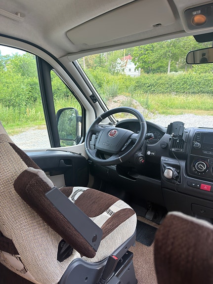 Övriga Auto-Sleepers Warwick XL mycket fint skick mycket utrustning ljus luftig rymlig bekväm planlösning stort kök och badrum 20 of 30