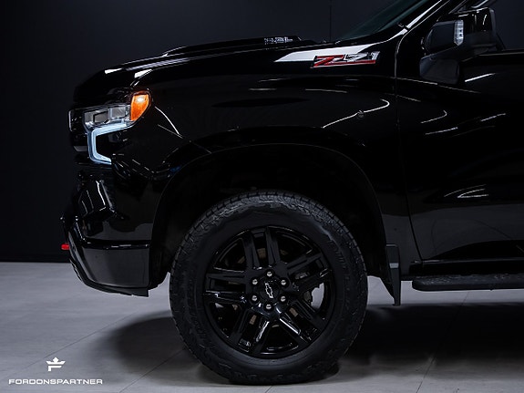 Chevrolet Silverado 1500 3 of 30