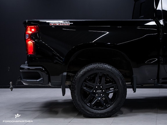 Chevrolet Silverado 1500 13 of 30