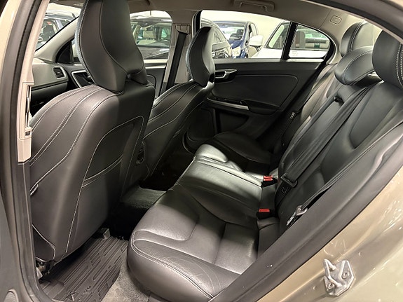 Volvo S60 5 of 9