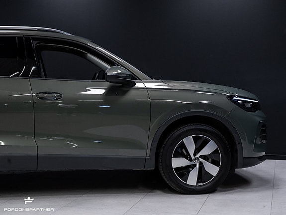 Volkswagen Tiguan 13 of 30