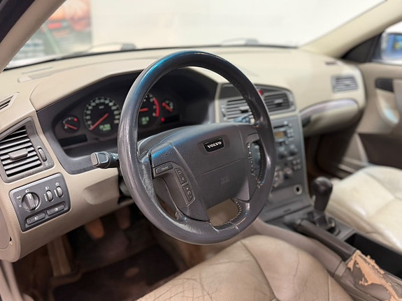 VOLVO V70 2.4 T OCEAN RACE 200 ch BVM - CUIR - 281000 km