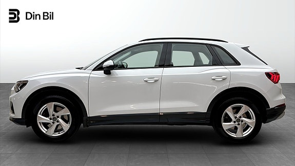 Audi Q3 2 of 13