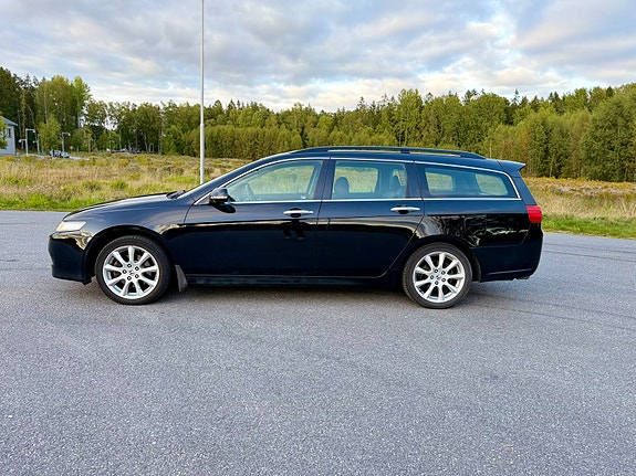 Honda Accord 2 of 21
