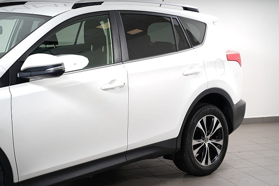 Toyota RAV4 7 of 30