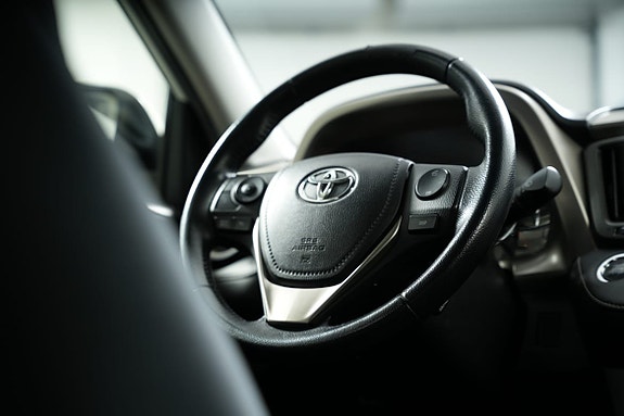 Toyota RAV4 26 of 30