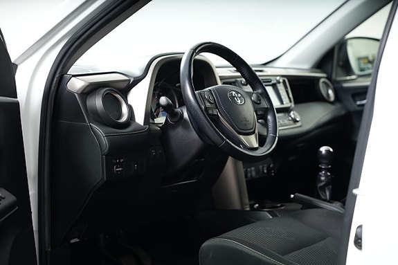 Toyota RAV4 17 of 30