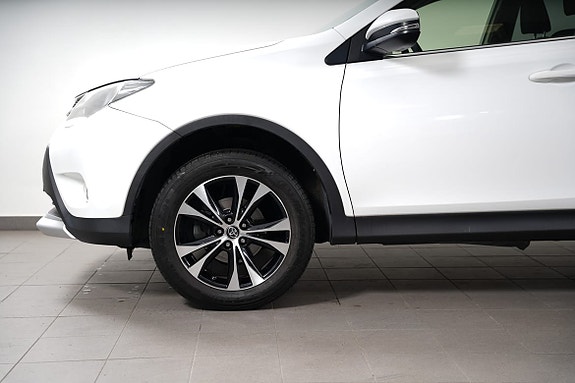 Toyota RAV4 3 of 30