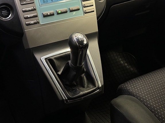 Toyota Corolla Verso 16 of 19