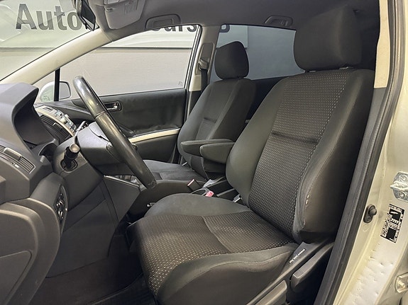 Toyota Corolla Verso 7 of 19
