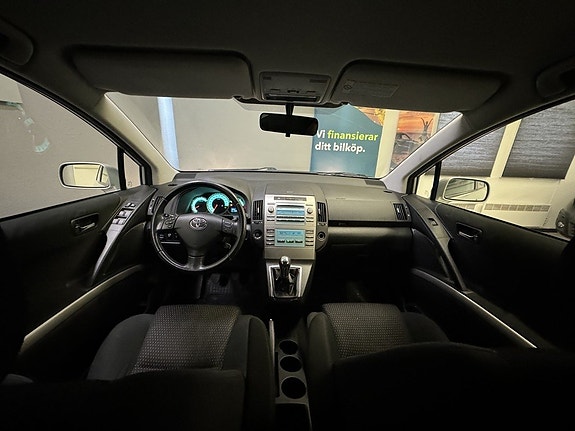Toyota Corolla Verso 13 of 19