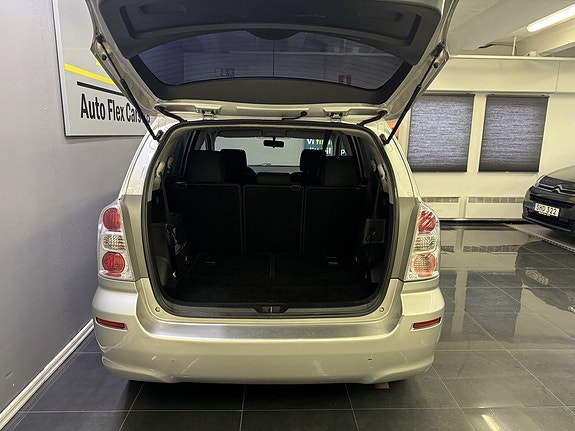 Toyota Corolla Verso 19 of 19