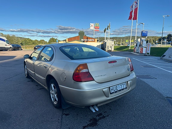 Chrysler 300M 3 of 5