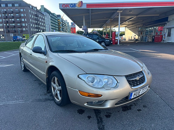 Chrysler 300M 4 of 5