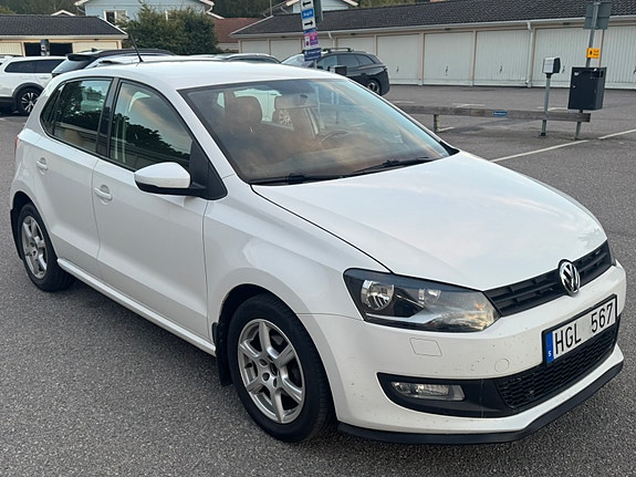 Volkswagen Polo 2 of 8